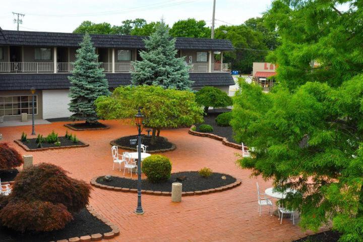 Avalon Inn Sandusky Exterior foto